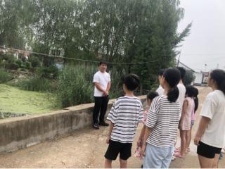 【童乐缤纷暑期·一年四季·泉在济南】济南市莱芜区方下街道柳行沟村开展暑期青少年防溺水安全教育宣讲活动