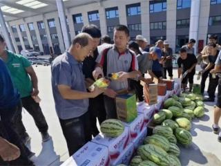 无棣县棣丰街道开展“夏日送清凉，助力农博城建设”活动