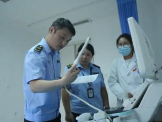 “码”上放心 守护群众健康“药”紧事