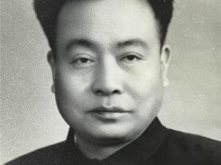 文学里的抗战·野火春风斗古城丨暗夜星火耀古城