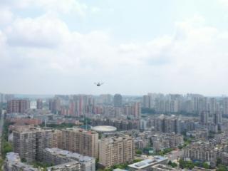 四川简阳：“空地一体”无人巡防 低空经济赋能赛事保障