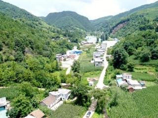 小山村“变形记”