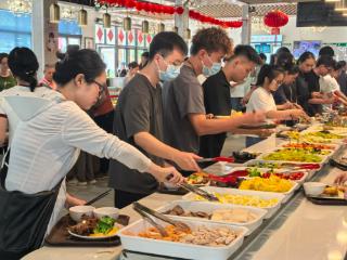 海医二院“爆改”食堂推减脂餐 以行动践行“体重管理年”理念