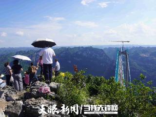 提前打卡世界第一高桥 全国游客惊叹：我们先来一饱眼福