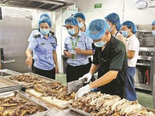 溯源监督餐厅上游配送方 “月月十五查餐厅”开展特别行动