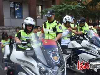 邯郸市交巡警支队开展少儿进警营活动