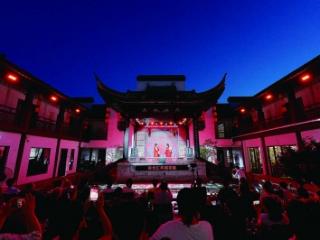 江苏南京：流连古巷里看好戏 驻足青墙下品雅趣
