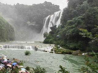 黄果树景区：暑期高峰迎“大考”，“硬核”举措提升游客体验