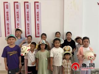 【文化社区建设】德州天衢新区宋官屯街道康博社区开展“草帽织夏梦 彩笔绘童真”手绘草帽DIY活动