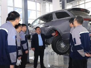 长春新民大街上会横漂的汽车 是来自吉林大学的黑科技