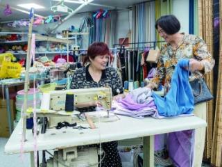 买菜理发改衣服……菜场奏响“市井交响曲”