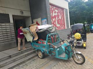 南苑街道水韵城社区开展“社区共治，爱筑家园”活动
