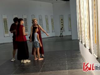 第九届丹青少年中国书画大展在秦皇岛举行