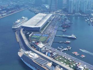 青岛邮轮母港首次“双邮轮同靠”，服务升级带动港城文旅新增长