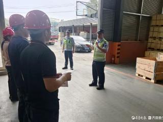以案普法说安全，冠县交警进企业与员工面对面