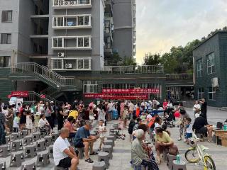 民生银行贵阳分行：社区露天电影搭台 反假知识“活”起来
