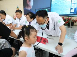 平邑县人民医院举行庆祝第八个中国医师节系列活动