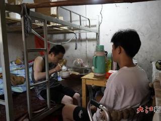 “尽孝不能等” 赣州小伙要带着爸爸上大学