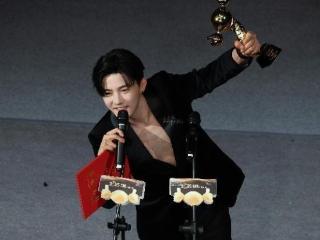 演员杜亚飞荣获第三届中国微短剧人物大典最佳男主角 ——不断向上攀登 做自己人生的主角