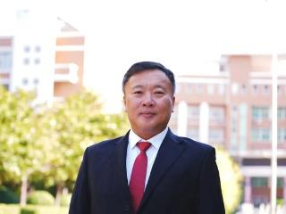 廿二载绿茵驰骋 双线耕耘创辉煌——临沂四中优秀教师李钦振