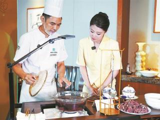 “来厦门住酒店”首站直播 让各地游客体验酒店新玩法