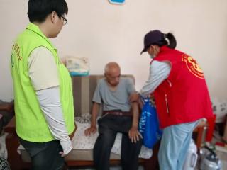 济阳街道电苑社区开展“银龄乐活，健康护航”关爱活动