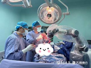 康复大学青岛中心医院：机器人打辅助，精准完成膝关节置换术