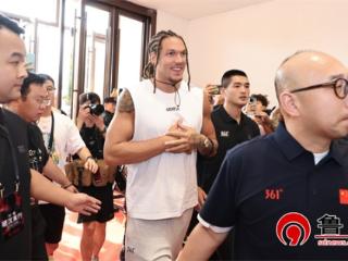 361°德州超品一店盛大开业 NBA球星阿隆・戈登亲临剪彩
