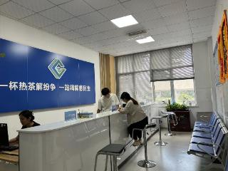 一面锦旗背后的调解力量 临港街道“稼和调解”激活基层治理新效能