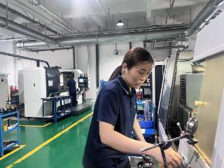 产业链上的山东好品牌|小丝杠支撑AGV机器人市场“大蓝海”