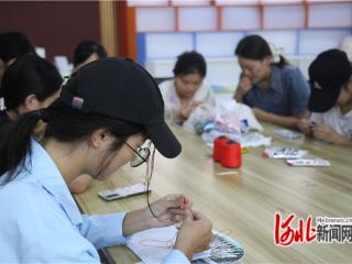 馆陶县举办“七夕乞巧女儿节 穿针引线斗巧会”活动