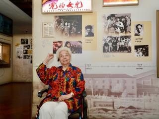 “人民艺术家”田华为长影旧址博物馆“田华——电影艺术人生”展览揭幕