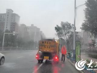 应对强降雨 烟台市紧急打开2100余座雨水篦子