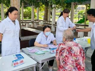 致敬医师节，健康进社区！泰安市第一人民医院专家义诊进行时
