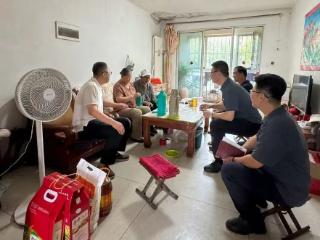 幸福灵珠山 | 青岛六盘山路社区：走访慰问困难老党员 真情关爱暖人心