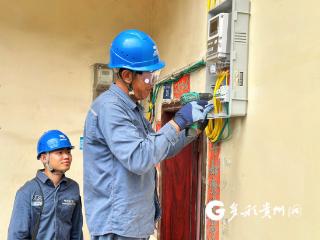 桐梓供电局：智能电表进万家 暖心服务“零距离”