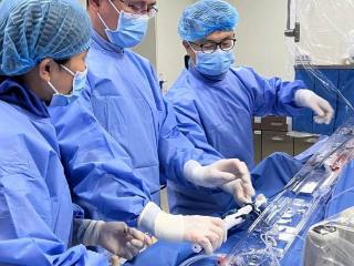 94岁老人心脏停跳8秒！“胶囊”起搏器破解高龄手术难题