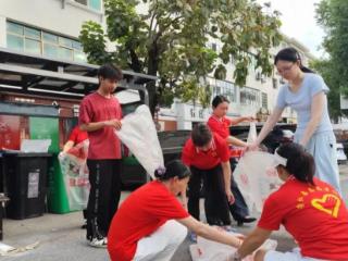 江西崇仁：清洁母亲河在行动