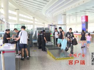 高铁十堰东站迎学生返校高峰，购买学生票有新变化
