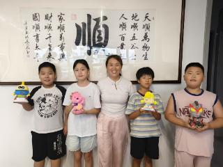 清社区、护学岗、绘爱心，巧遇视察获赞誉——济南高新区航空小学四年级（1）班 航空小分队开展系列公益活动