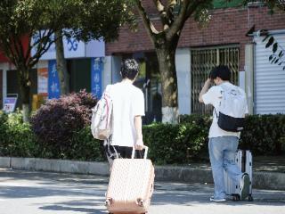 贵安新区花溪大学城进入“开学模式”