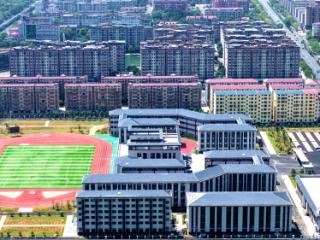 峡江：建学校 惠民生