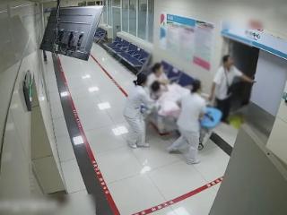 “夺命毛豆”呛晕幼儿！医护连夜组队抢救…… 青岛市妇女儿童医院10年来累计取出气道异物1000余例