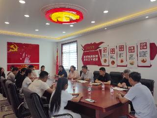 情暖金秋 助力青春——济南市莱芜区方下街道铁牛岭村开展大学生奖学金发放仪式暨暑期大学生实践活动结业仪式