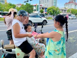 威海这群“小不点”火了！路边、海滩、景区，你注意到他们吗？