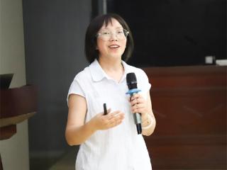 家得福集团后台总经理兼财务总监卢敏女士应邀赴灌云农商银行授课