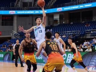 CBA夏季联赛|青岛男篮60-76不敌江苏男篮 新秀林韦恺连场得分上双