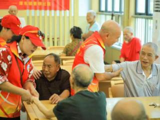 赣州蓉江新区景明社区联合义工开展爱心志愿服务活动