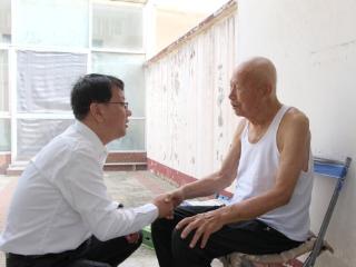 曹县中医医院走访慰问离休老干部