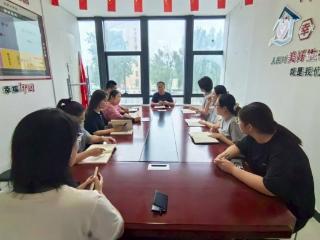 济南市莱芜区凤城街道御园社区开展“例行晨会 夯实服务基础”活动